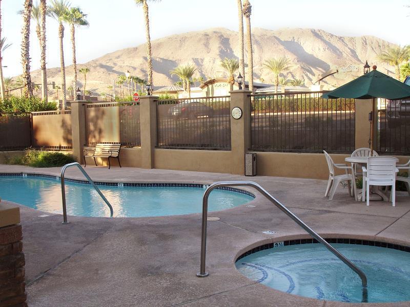 Holiday Inn Express & Suites Rancho Mirage - Palm Spgs Area By Ihg Екстериор снимка